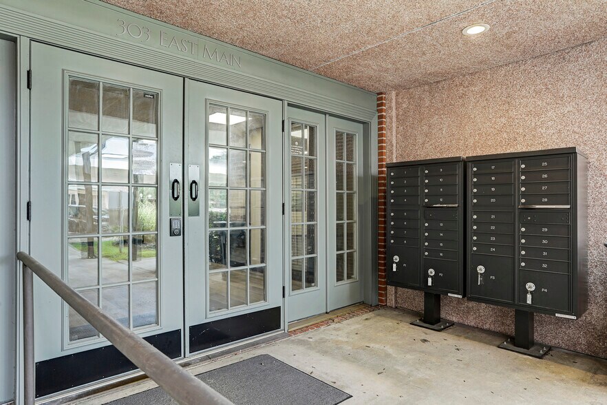 More Photos Of 303 E Main St, League City Office For Lease