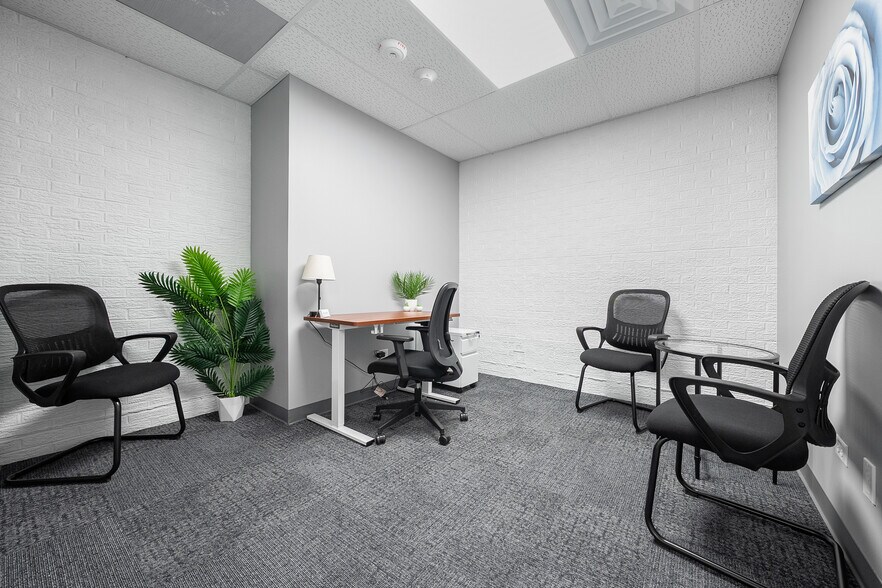 More Photos Of 4550 W 103rd St, Oak Lawn Coworking Space