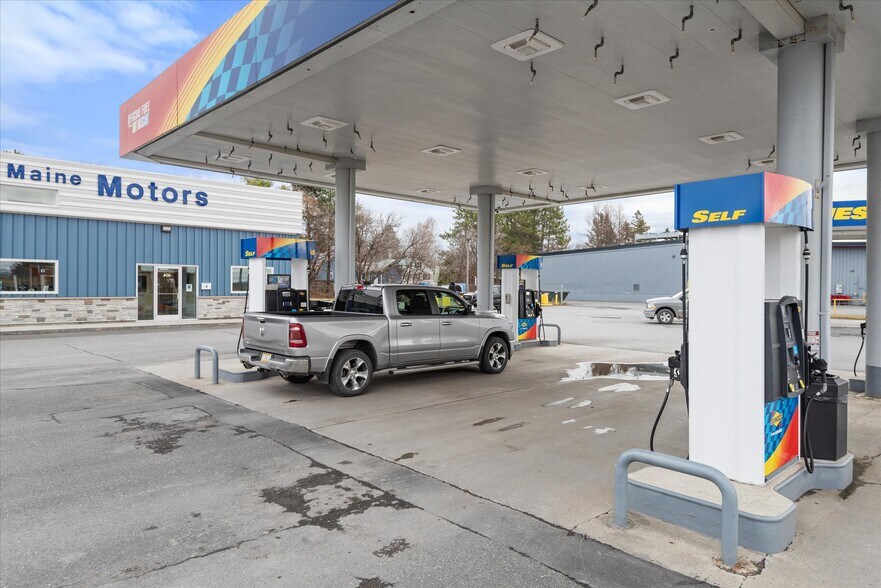 More Photos Of 86 Parsons St, Presque Isle Service Station For Sale