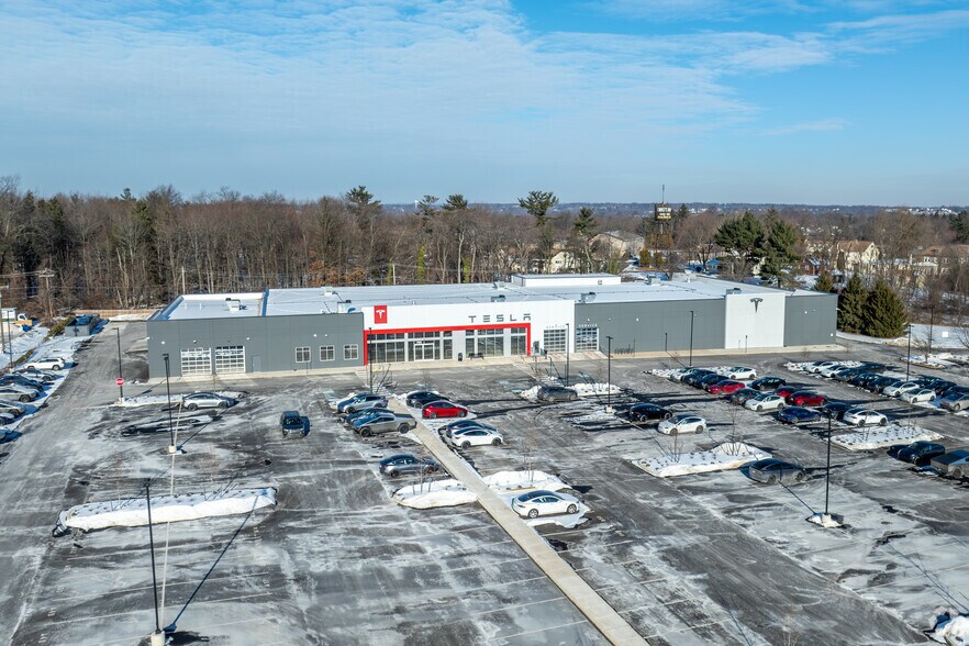 More Photos Of 700 York Rd, Warminster Township Auto Dealership For Sale