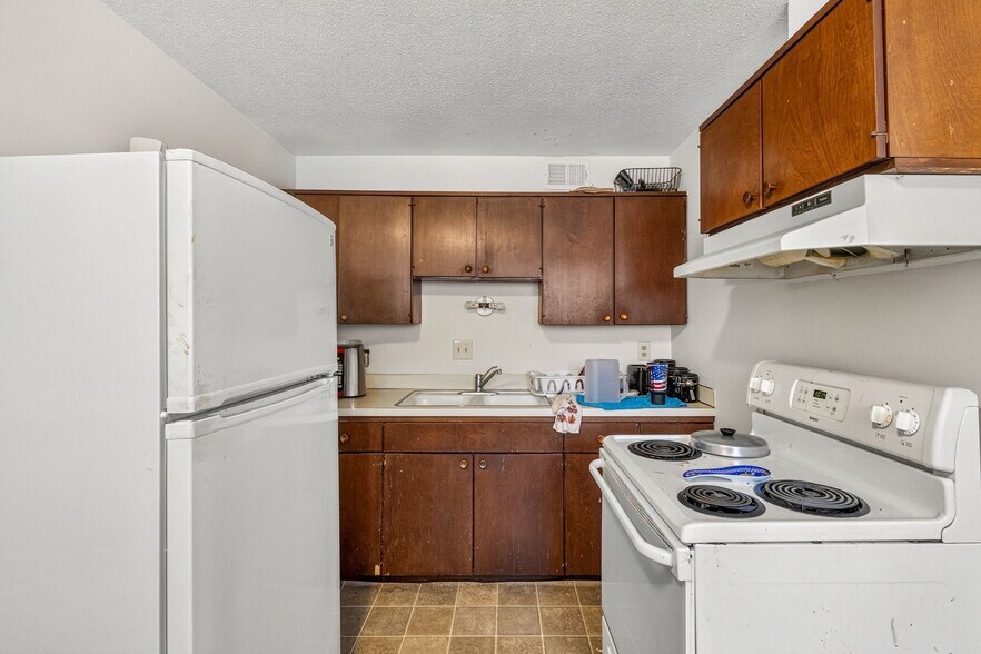 More Photos Of 875-885 25th St, Lincoln Apartments For Sale