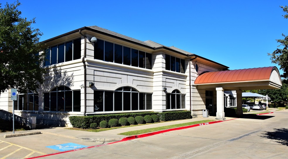 Primary Photo Of 1601 Lancaster Dr, Grapevine Medical For Lease