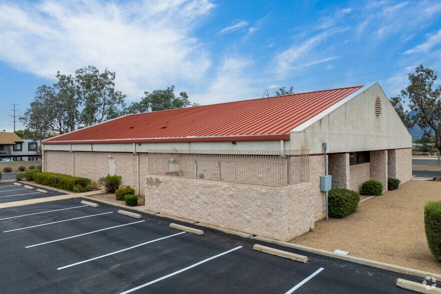 More Photos Of 7740 E Speedway Blvd, Tucson Freestanding For Sale