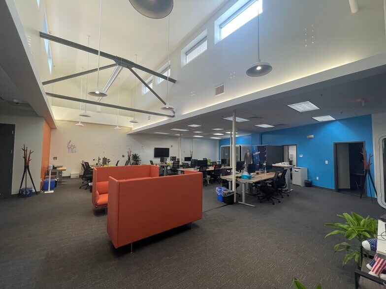 More Photos Of 360-366 Summer St, Somerville Loft Creative Space For Lease