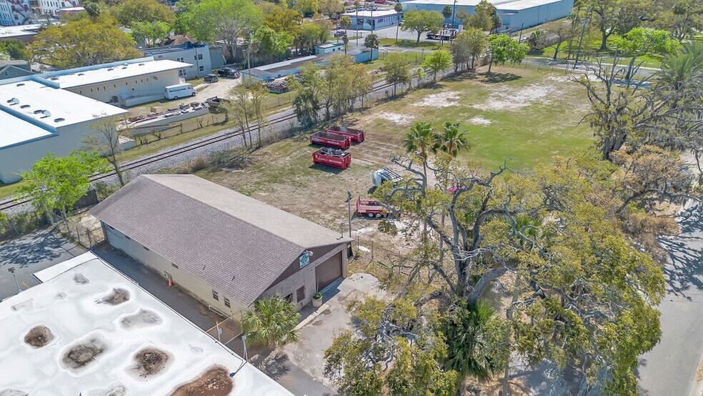 More Photos Of 327 Marion St, Daytona Beach Warehouse For Sale