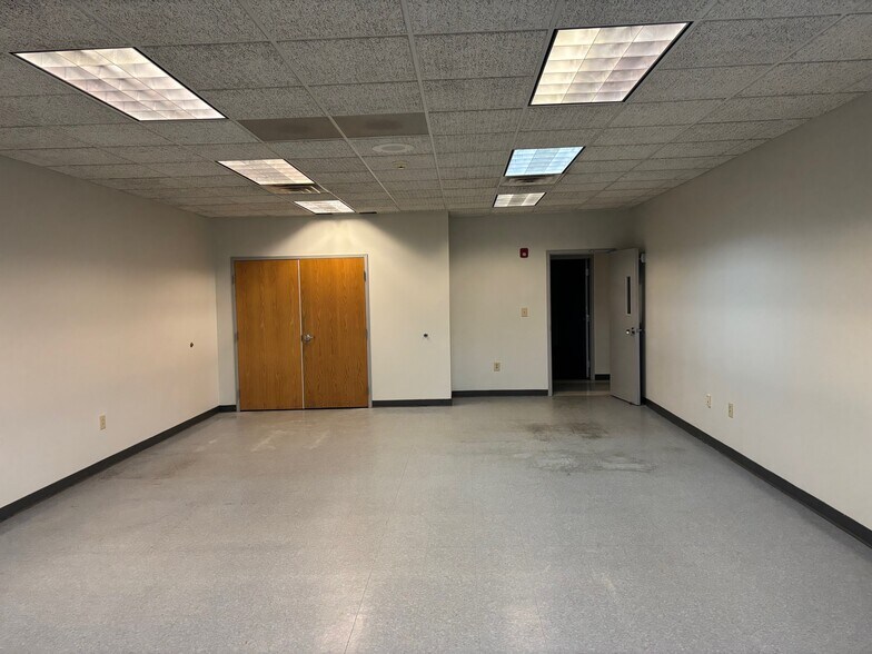 More Photos Of 85 S Long St, Williamsville Office For Lease