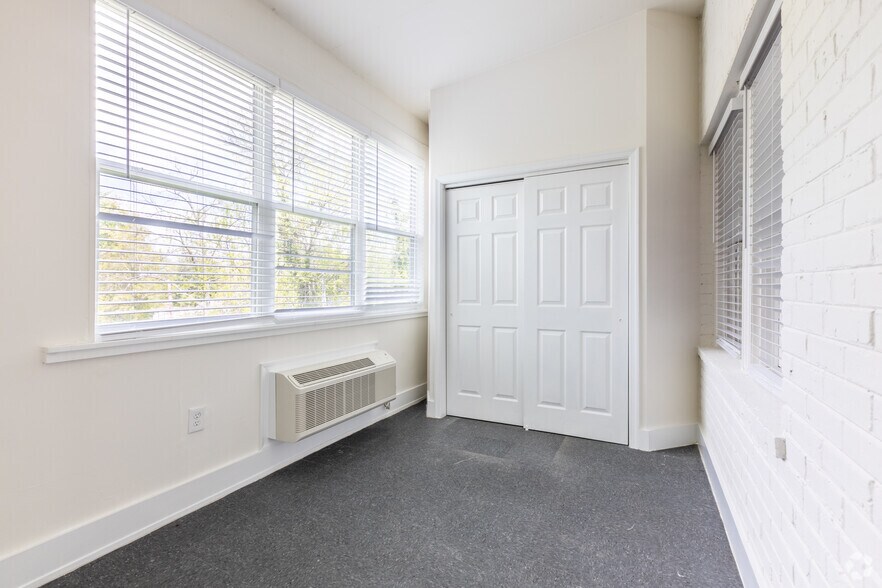 More Photos Of 4000 47th St NW, Washington Apartments For Sale