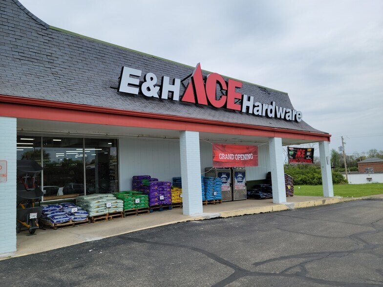 More Photos Of 1500-1534 Plaza Dr, Hamilton Unknown For Lease