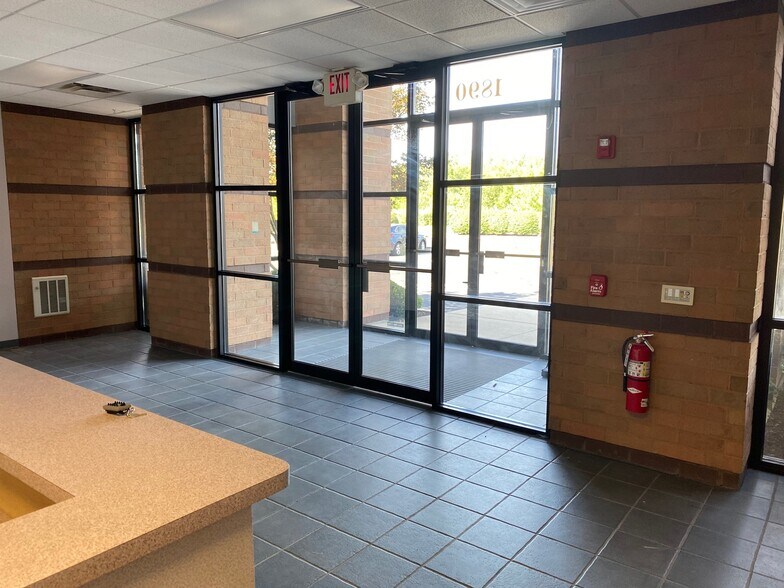 More Photos Of 1890 Commerce Center Blvd, Fairborn Office For Lease