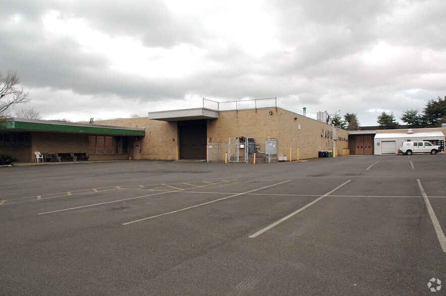 More Photos Of 3063 Philmont Ave, Huntingdon Valley Warehouse For Lease
