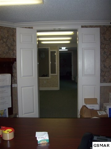 More Photos Of 400 Park Rd, Sevierville Office For Sale