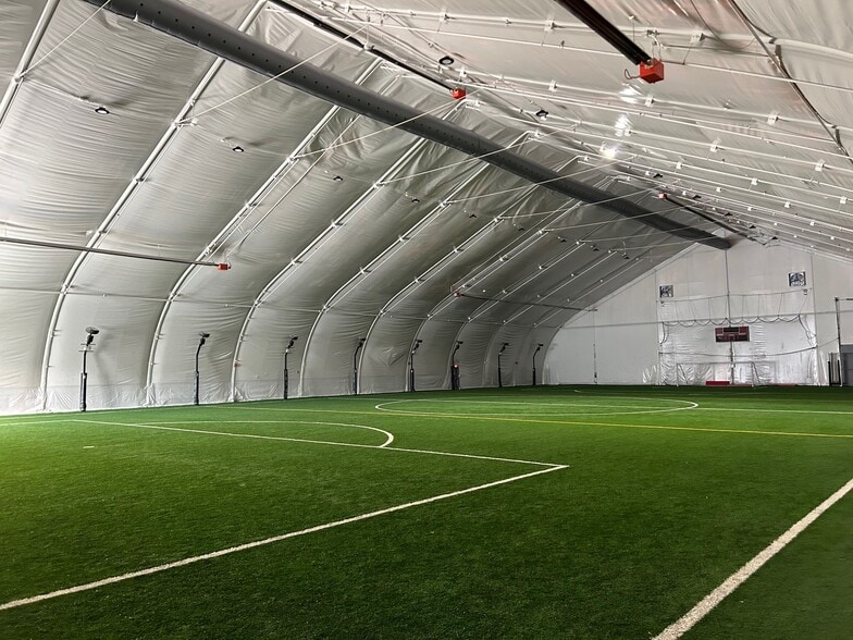 More Photos Of 45300 Mound Rd, Shelby Township Amusement Park For Lease