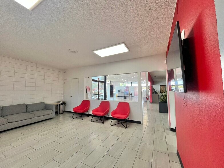 More Photos Of 2820 Fulton Ave, Sacramento Auto Dealership For Lease