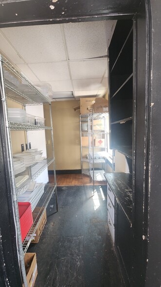 More Photos Of 2515 Far Hills Ave, Oakwood Paulding Restaurant For Lease