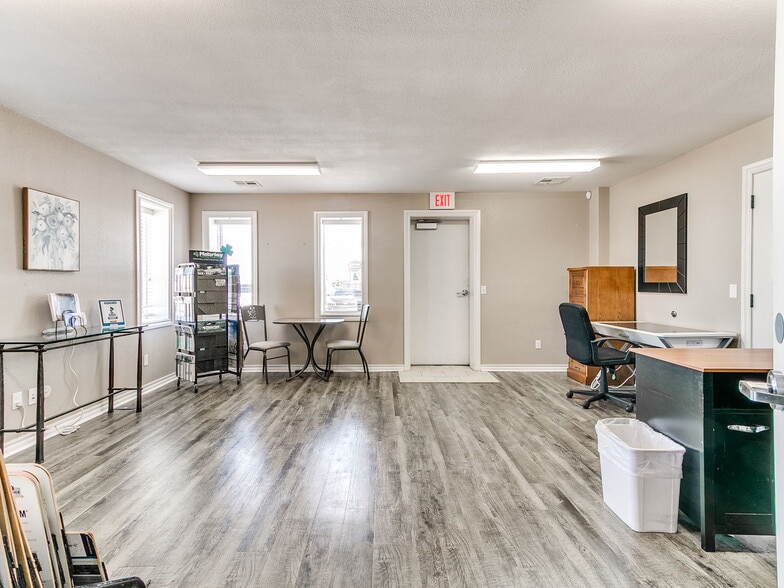 More Photos Of 1064 Industrial Dr, Yukon Light Distribution For Lease