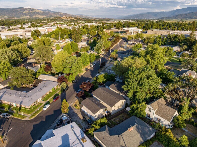 More Photos Of 516 J St, Medford Multifamily For Sale