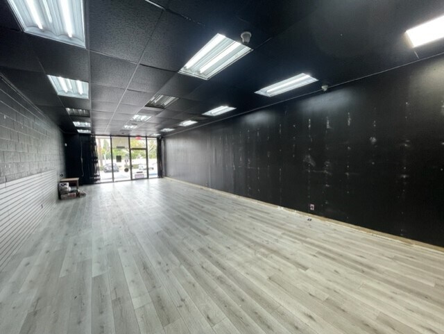 More Photos Of 10100-10122 Topanga Canyon Blvd, Chatsworth Freestanding For Lease