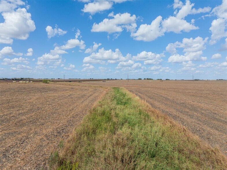 More Photos Of 000 Wells Lane, Manor Land For Sale