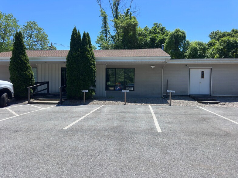More Photos Of 166 Worcester Rd, Charlton Office For Lease