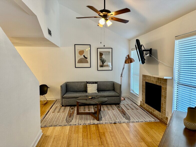 More Photos Of 708-800 S 1st St, Austin Multifamily For Sale