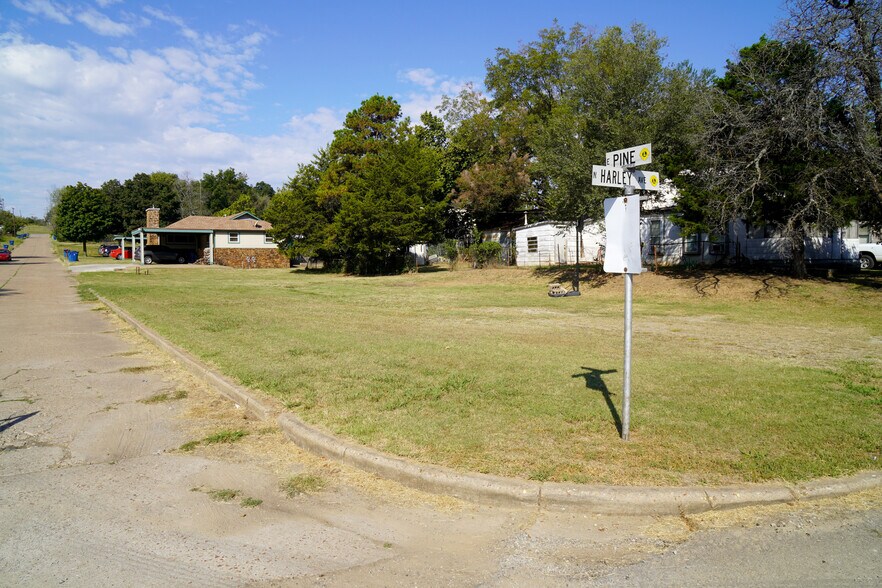 More Photos Of 501 Maple st, Drumright Flex For Sale