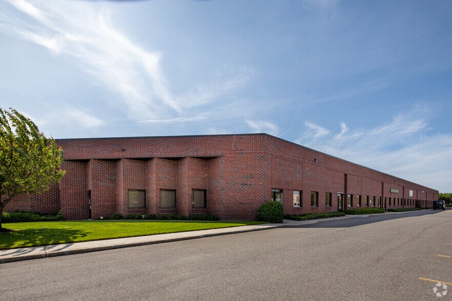 More Photos Of 711 Koehler Ave, Ronkonkoma Distribution For Sale