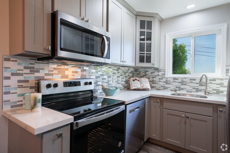 More Photos Of 23914 2nd St, Hayward Apartments For Sale