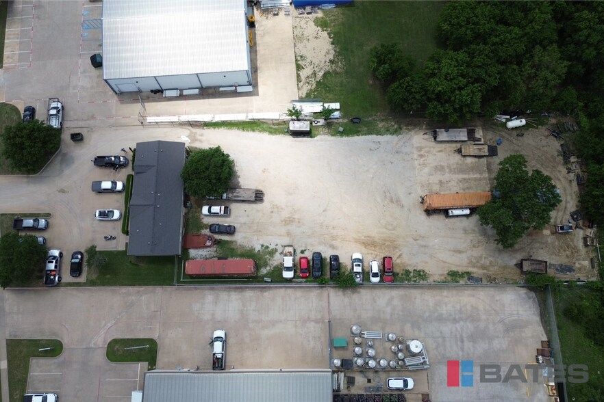 More Photos Of 4229 Mesa Dr, Denton Industrial For Lease