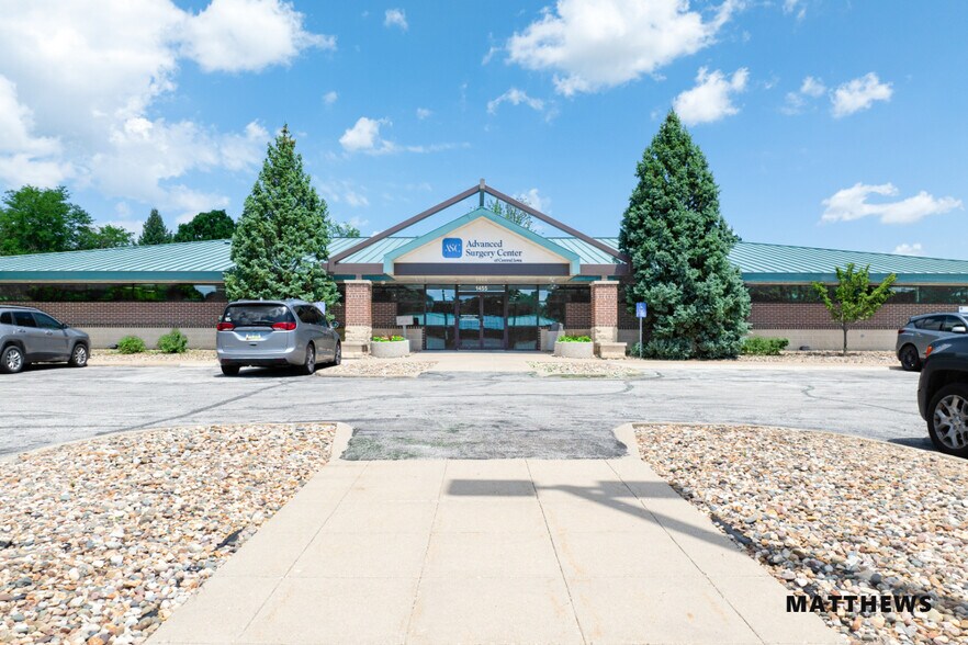 Primary Photo Of 1455 29th St, West Des Moines Hospital For Sale