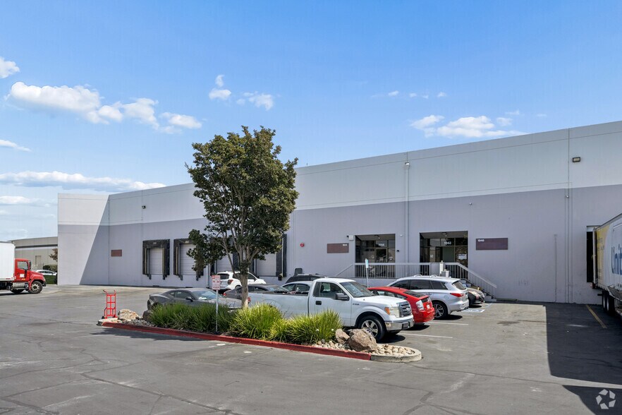 More Photos Of 1942-1958 Sabre St, Hayward Warehouse For Lease
