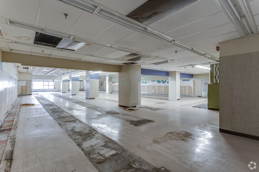 More Photos Of 215 S Broad St, Philadelphia Office For Lease