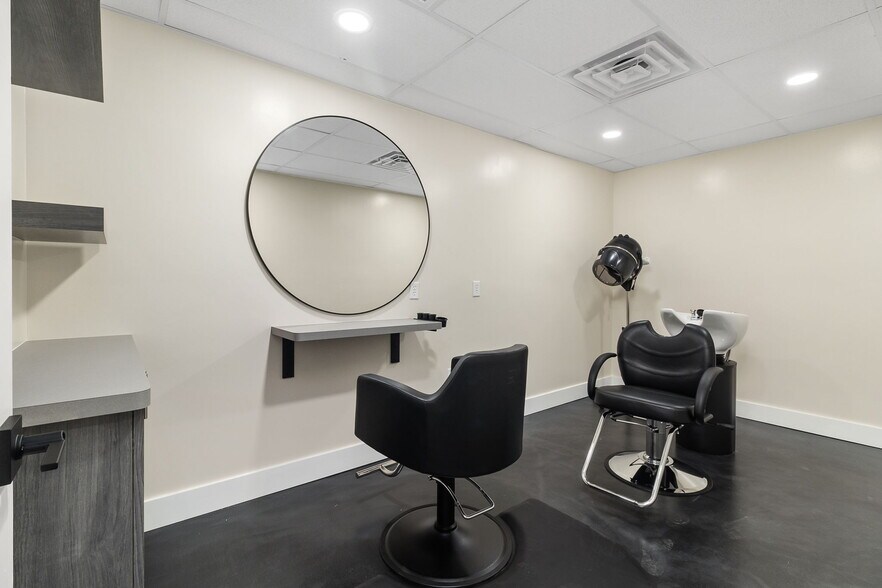 More Photos Of 1900 Tamiami Trl, Punta Gorda Office For Sale