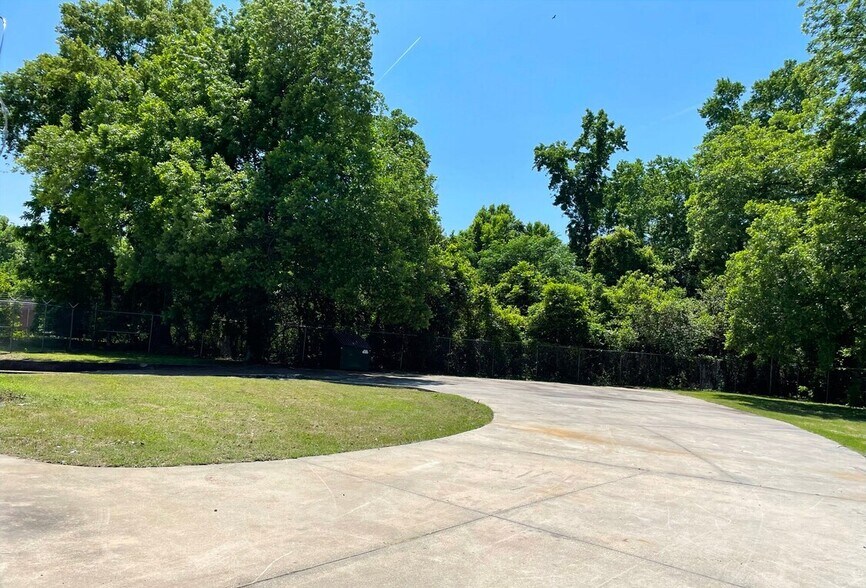 More Photos Of 2765 Magnolia St, Orangeburg Flex For Sale