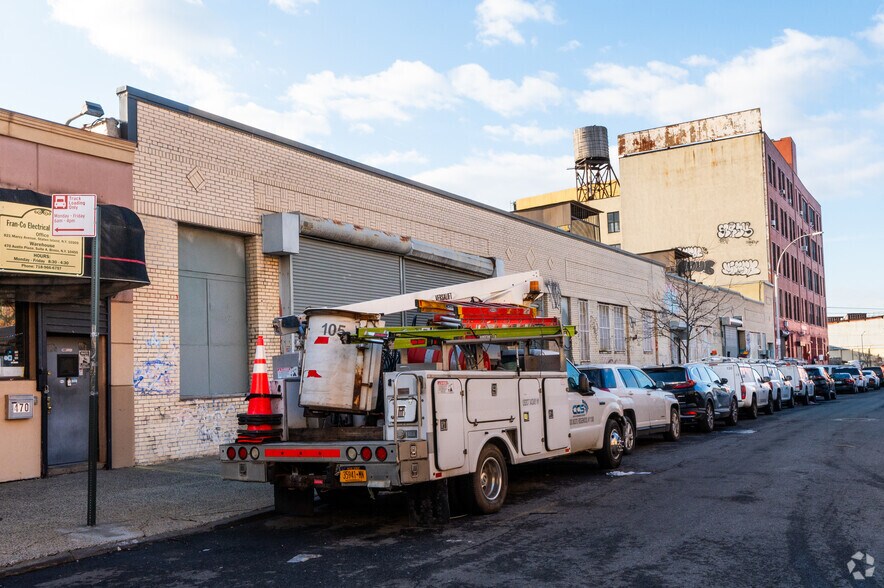 Primary Photo Of 450 Austin Pl, Bronx Warehouse For Lease
