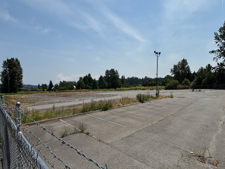 More Photos Of 2412 Inter Ave, Puyallup Service For Lease