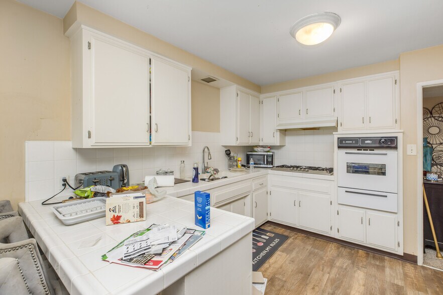 More Photos Of 1021 W 14th St, San Pedro Apartments For Sale