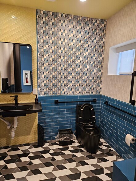 More Photos Of 183 Mineola Blvd, Mineola Medical For Sale