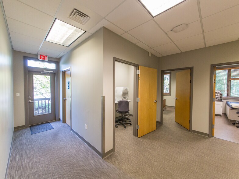 More Photos Of 900A Centrepark Dr, Asheville Medical For Sale