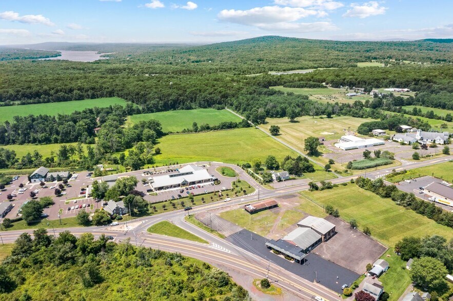 More Photos Of 8364 Easton Rd, Ottsville Auto Dealership For Sale