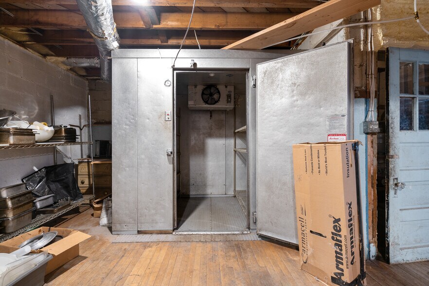 More Photos Of 13 Park Ave, Hadley Restaurant For Sale