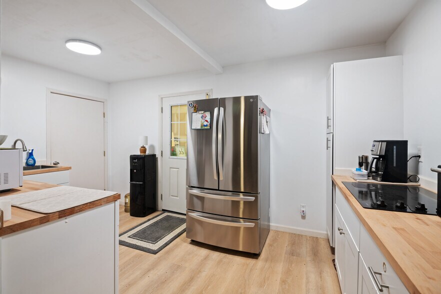 More Photos Of 1923 Courtwright Rd, Mohave Valley Warehouse For Sale