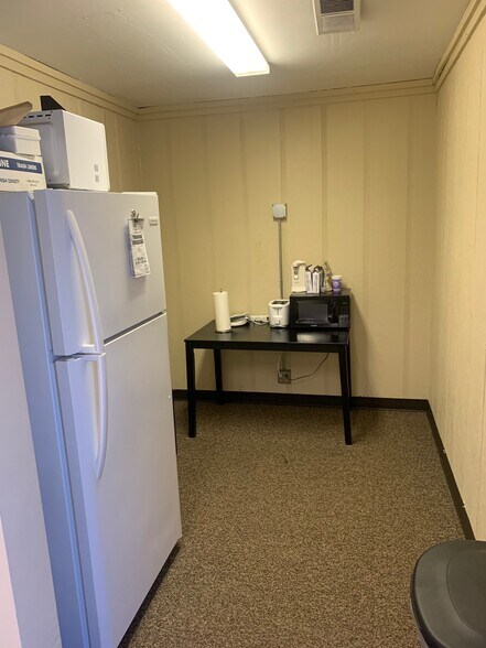 More Photos Of 4901 W 115th St, Alsip Warehouse For Lease