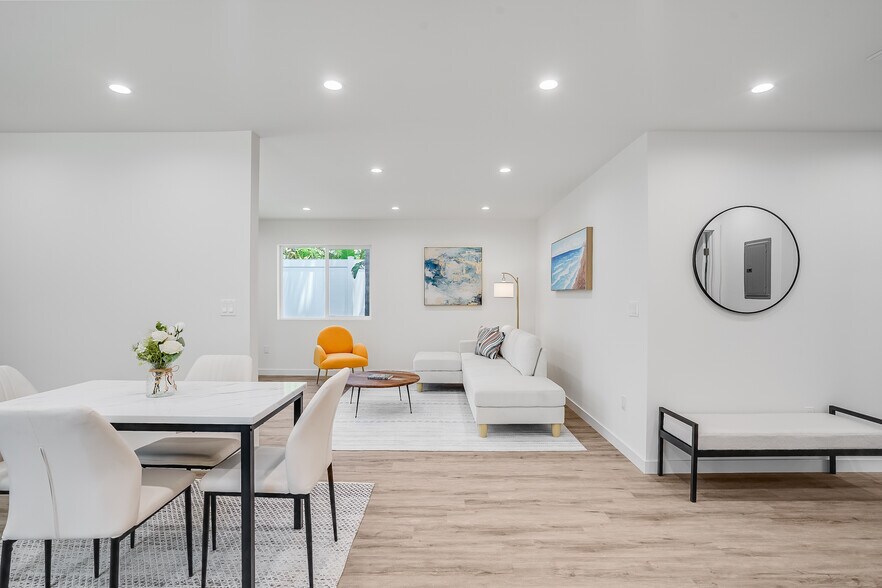 More Photos Of 7008 Encino Ave, Van Nuys Apartments For Sale