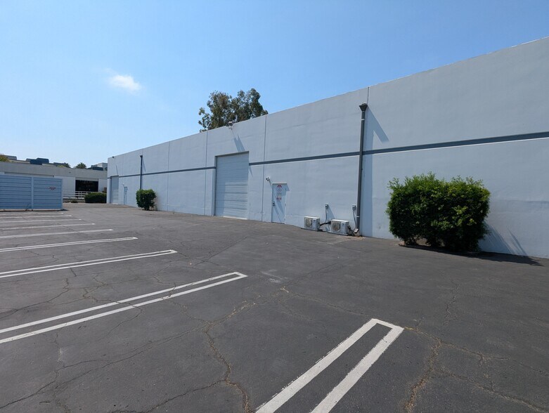 More Photos Of 16902 Millikan Ave, Irvine Warehouse For Lease