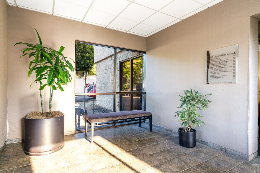 More Photos Of 2615 Camino del Rio S, San Diego Office For Lease