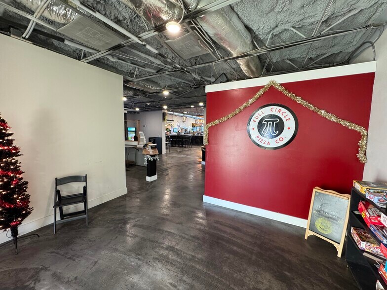 More Photos Of 235 NE Watula Ave, Ocala General Retail For Sale