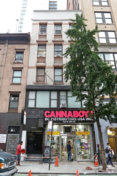 More Photos Of 102 W 29th St, New York Storefront Retail Residential For Lease