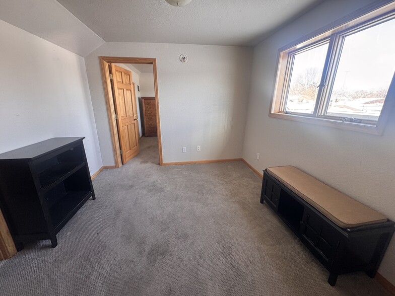 More Photos Of 1705 Columbus Ave, Bay City Restaurant For Sale