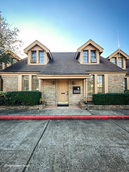 Primary Photo Of 6910 Bellaire Blvd, Houston Medical For Sale