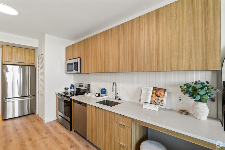 More Photos Of 201 Clearwater Dr, West Palm Beach Apartments For Lease